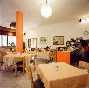 Hotel Astoria Cuorgnè Extérieur photo